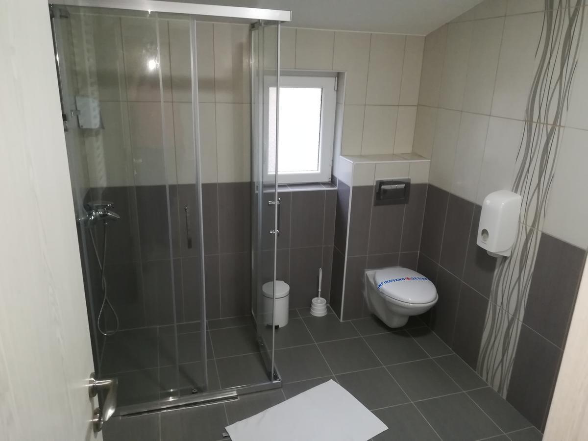 Karavan 123 Raška Exterior foto